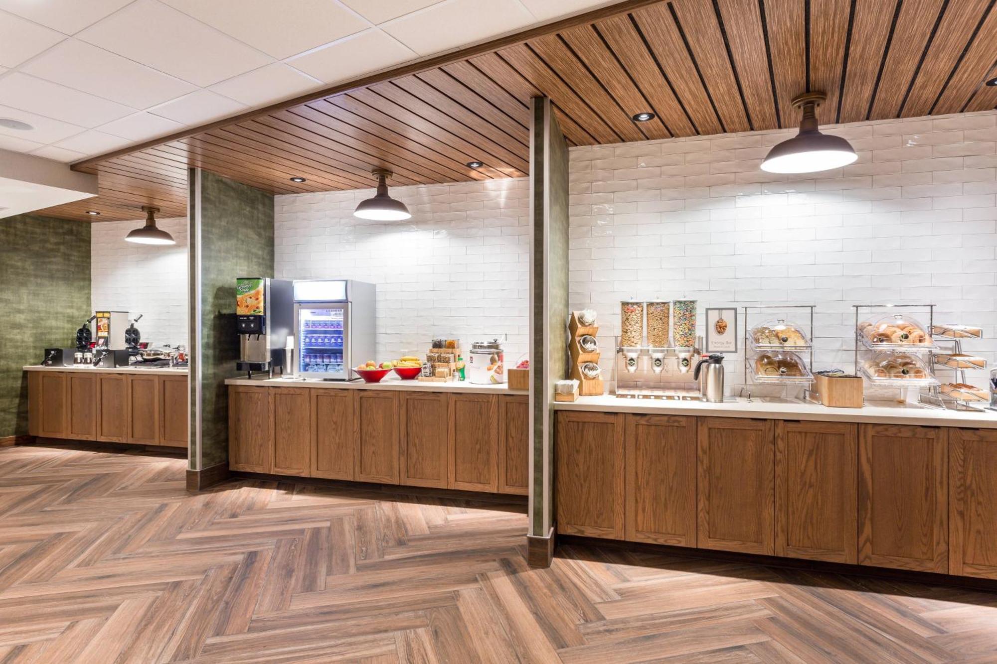 Hotel Fairfield & By Marriott 3*